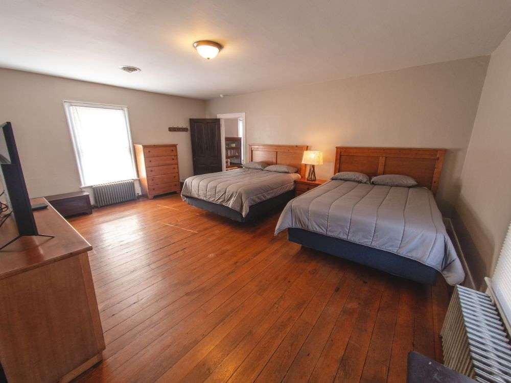Queen bedroom
